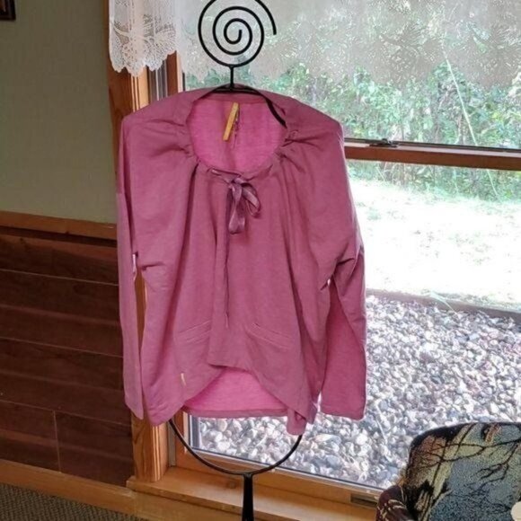 LOLE Cinched Neck Stretch Eco Friendly Pink Pullover Tunic with Pockets - Picture 1 of 11